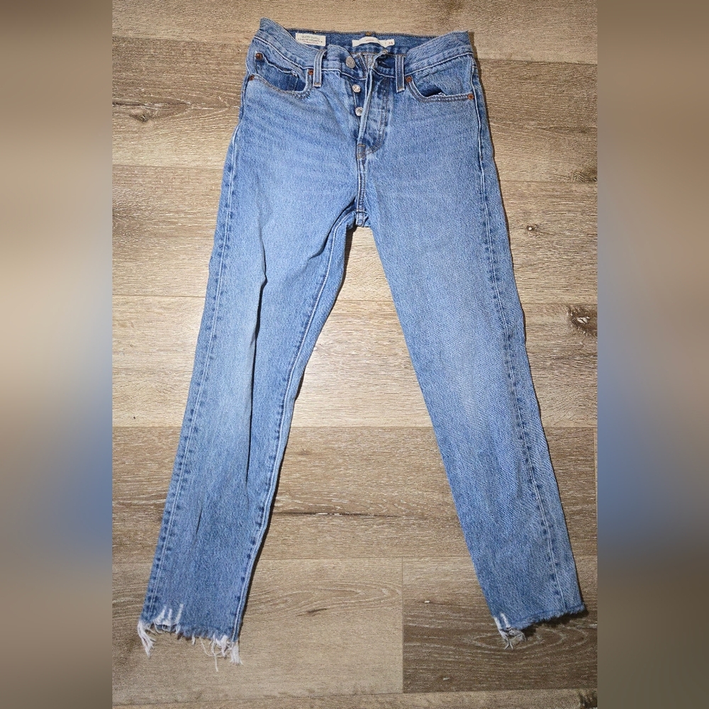 Levi's Women's Skinny Jeans in Faded Blue